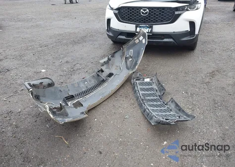 2011 Jeep Grand Cherokee Overland z USA, uszkodzony, nr VIN 1J4RR6GG2BC599837